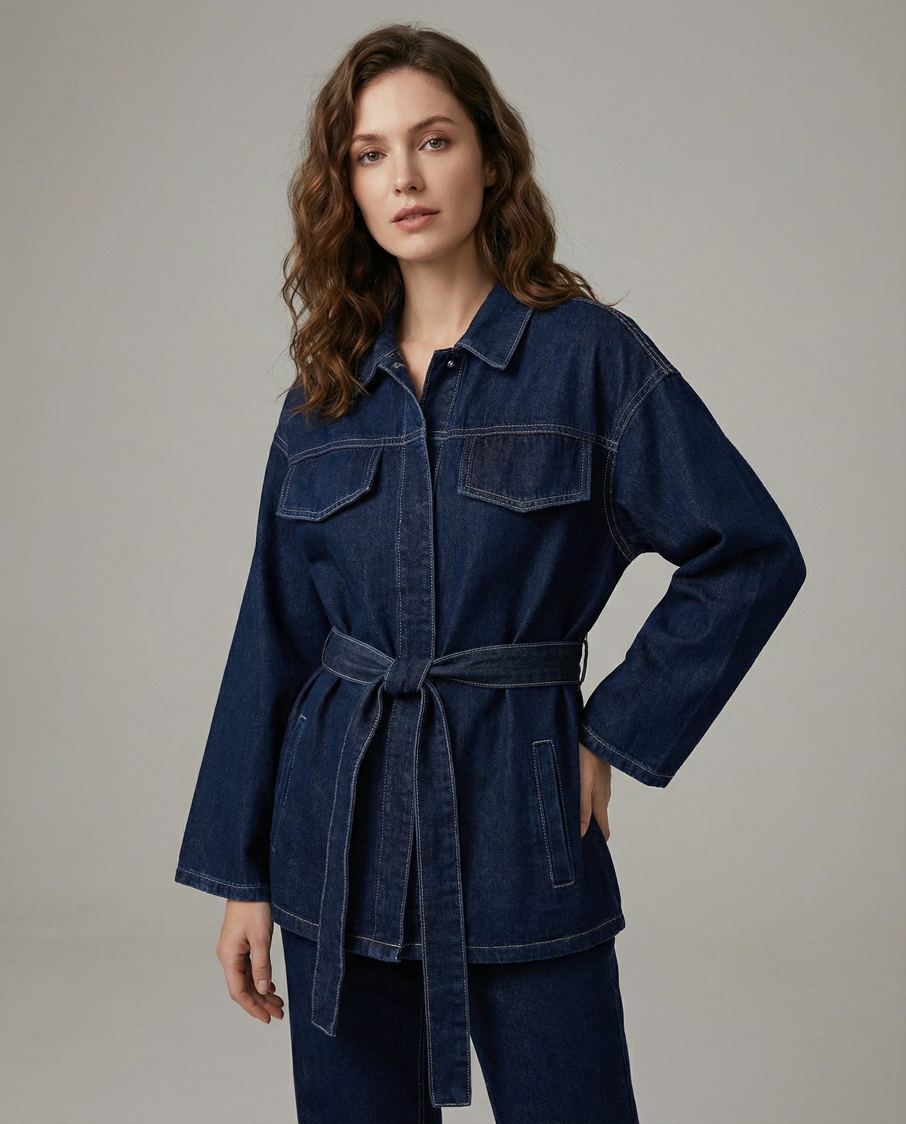 Women’s Belted Denim Utility Jacket with Structured Collar and Relaxed Fit